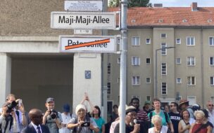 Petersallee in Berlin Wedding nach jahrzehntelangen Kämpfen endlich umbenannt in Maji-Maji-Allee und Anna-Mungunda-Allee